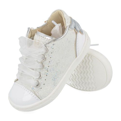 Banaline sneakers wit Meisjes ( - wit zilver sneakertje met strikje 25122030) - Junior Steps