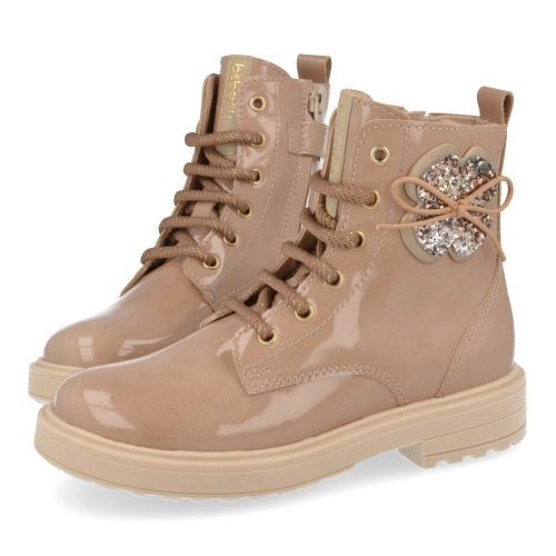 Beberlis veterboot beige Meisjes (Beige lak veterbottine met bloemetje - 24219) - Junior Steps