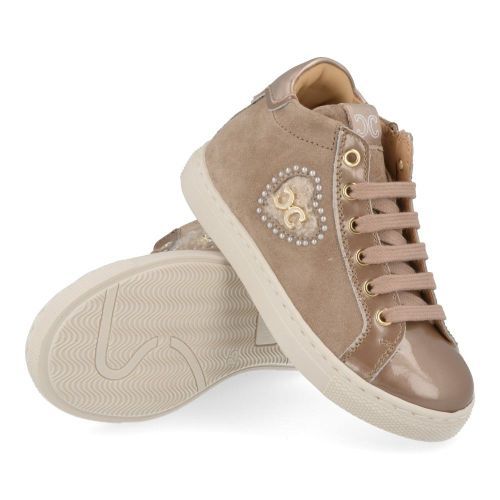 Cherie sneakers taupe Meisjes (Sneaker taupe lak - hartje - 3799/12) - Junior Steps