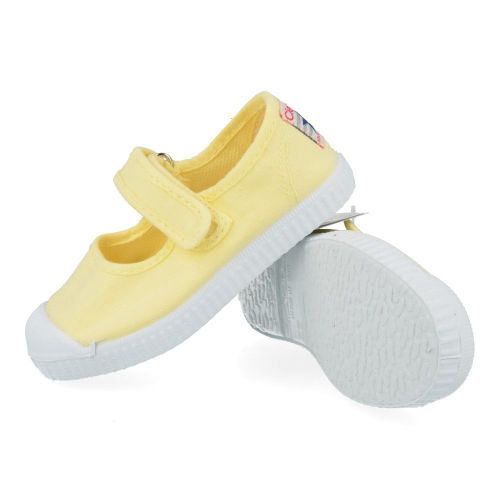 Cienta Sports and play shoes Yellow Girls (76997 col 167) - Junior Steps