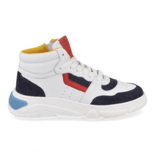 hip sneakers wit