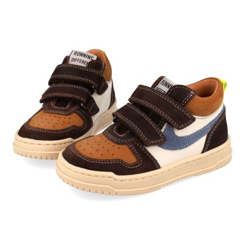 Romagnoli sneakers bruin Jongens (Klittenband sneaker nubuck cognac  - 9592R128) - Junior Steps