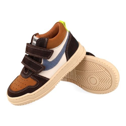 Romagnoli sneakers bruin Jongens (Klittenband sneaker nubuck cognac  - 9592R128) - Junior Steps