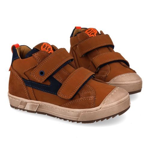 Stones and bones sneakers cognac Jongens (Cognac sneaker met beschermde neus - goppi 5111) - Junior Steps
