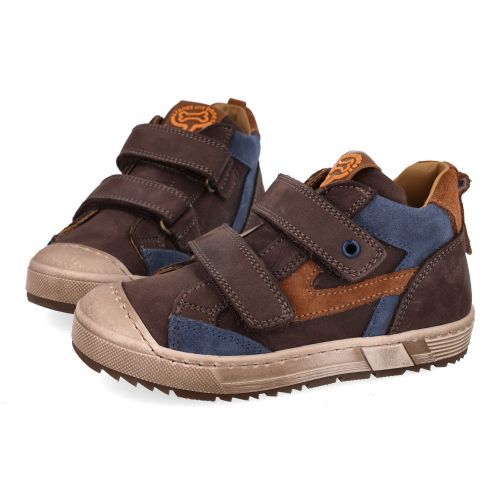 Stones and bones sneakers donkerbruin Jongens (Donkerbruine sneaker met beschermde neus - goppi) - Junior Steps