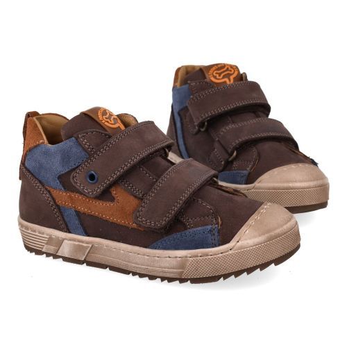 Stones and bones sneakers donkerbruin Jongens (Donkerbruine sneaker met beschermde neus - goppi) - Junior Steps