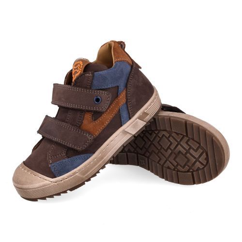 Stones and bones sneakers donkerbruin Jongens (Donkerbruine sneaker met beschermde neus - goppi) - Junior Steps